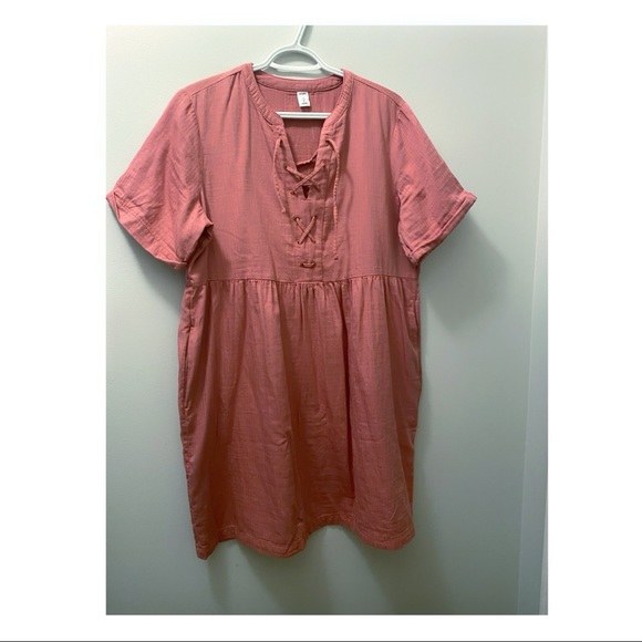 Old Navy Shift Dress with Pockets - Picture 10 of 10